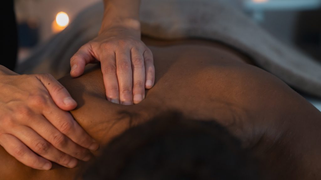 Massage ciblé des trapèzes au cabinet OrduTemps à Genève